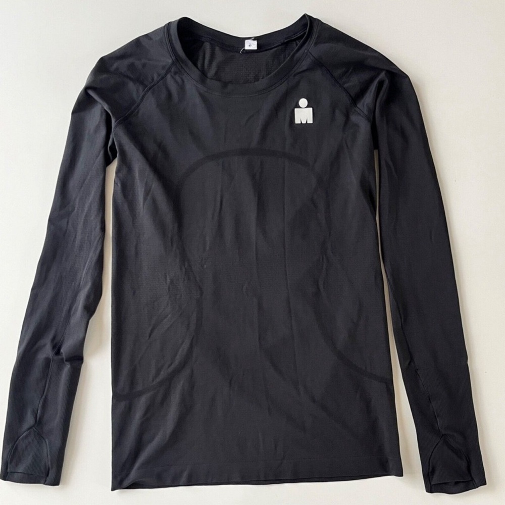Lululemon Women’s Black Long Sleeve Athletic Shirt with Thumbholes Size 8